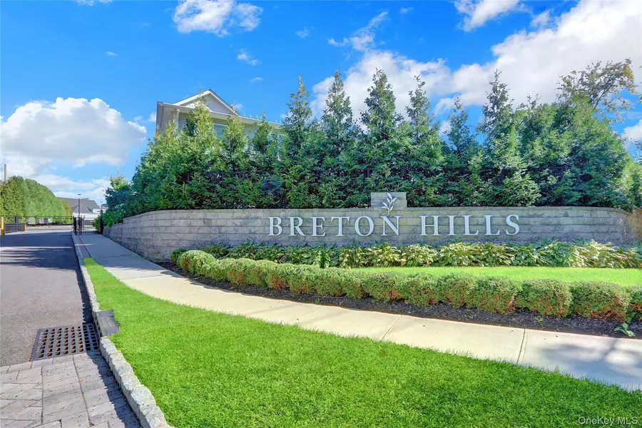 704 Breton WAY #704, Glen Cove, NY 11542