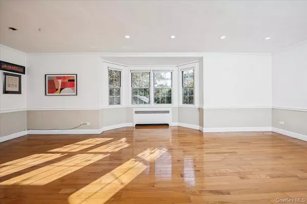 Scarsdale, NY 10583,3 Campus Pl #1C