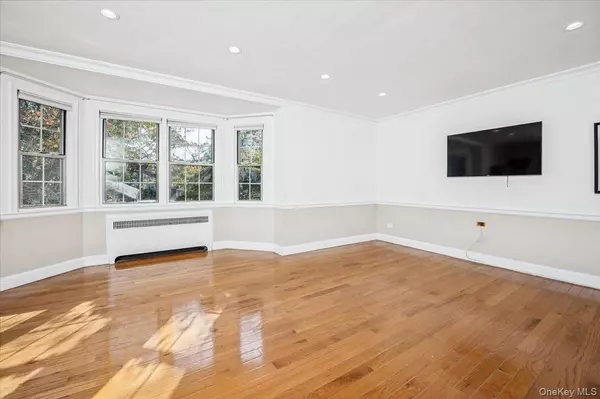 Scarsdale, NY 10583,3 Campus Pl #1C