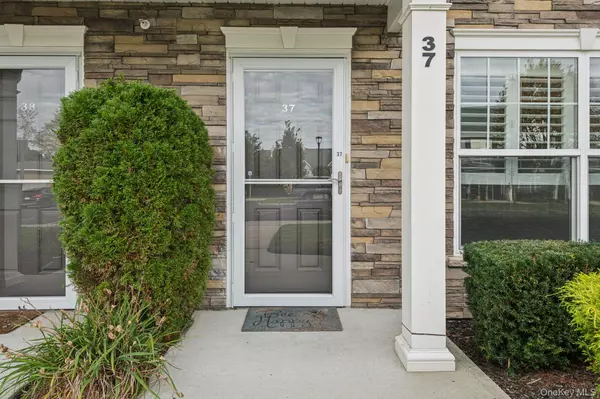Central Islip, NY 11722,37 Weatherby LN
