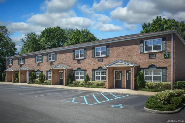 850 Little East Neck RD #A11, West Babylon, NY 11704