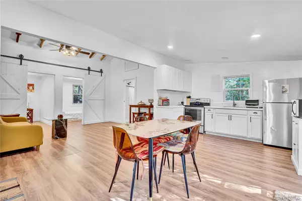 Baiting Hollow, NY 11933,28 Hillcrest DR