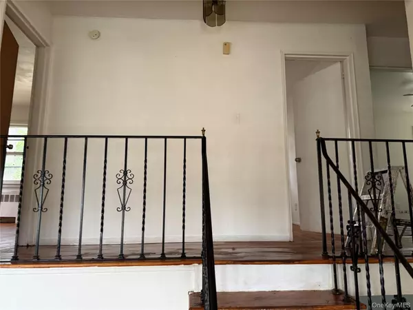 Roosevelt, NY 11575,338 E Clinton AVE