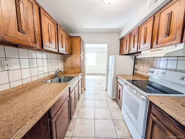 Calverton, NY 11933,136 Hill CRES