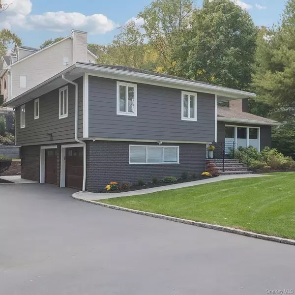 Glen Head, NY 11545,33 Scudders LN