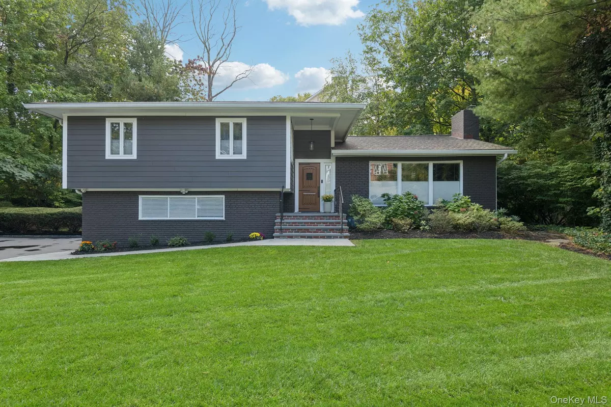 Glen Head, NY 11545,33 Scudders LN