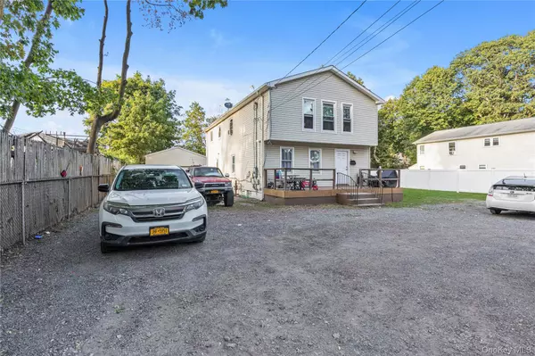 Huntington Station, NY 11746,94 W 11th ST