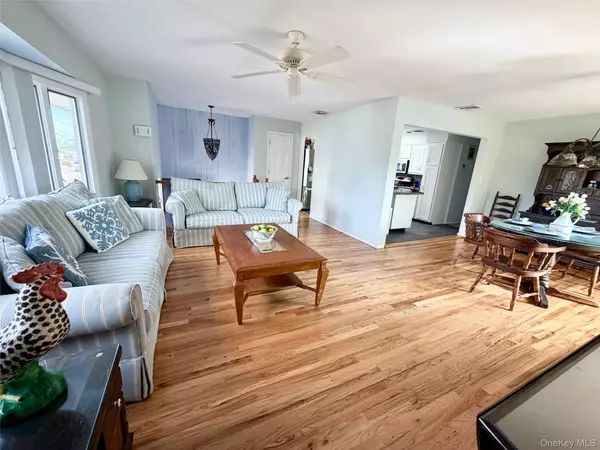 Island Park, NY 11558,4081 Massachusetts AVE