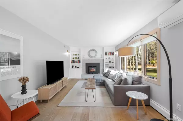 Woodstock, NY 12498,90 Van Dale RD