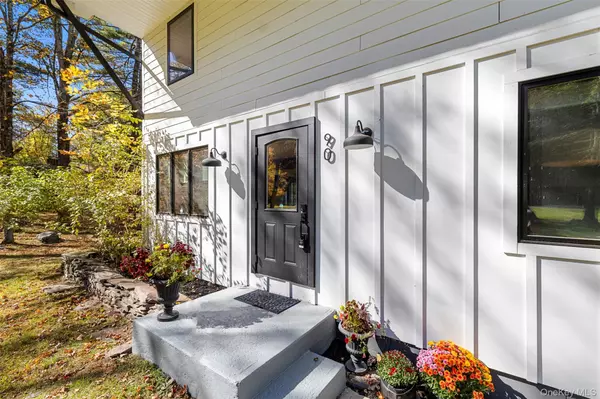 Woodstock, NY 12498,90 Van Dale RD