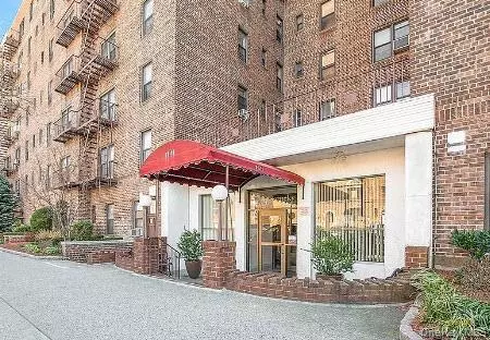 Forest Hills, NY 11375,71-11 Yellowstone BLVD #7R