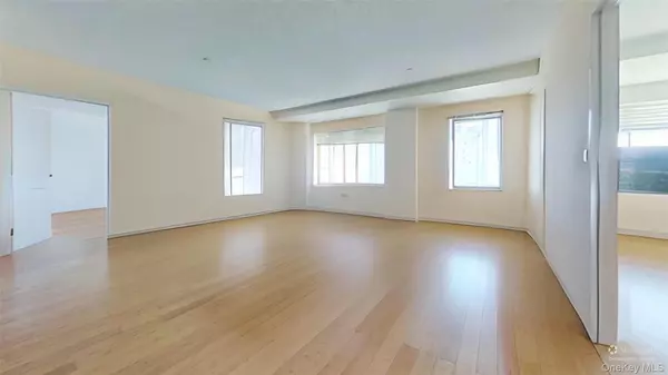 Rockaway Park, NY 11694,136 Beach 117 ST #210