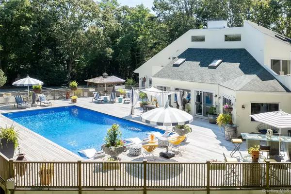 26 Quarter CT, Westhampton, NY 11977