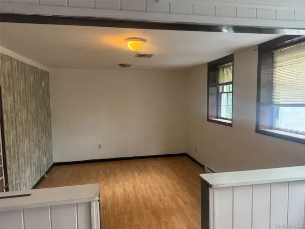 Middletown, NY 10940,18 E Main ST #18C