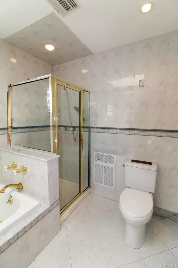 Staten Island, NY 10309,158 Camden AVE