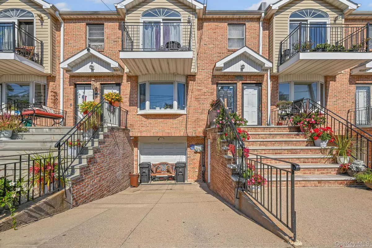 Howard Beach, NY 11414,7717 156th AVE