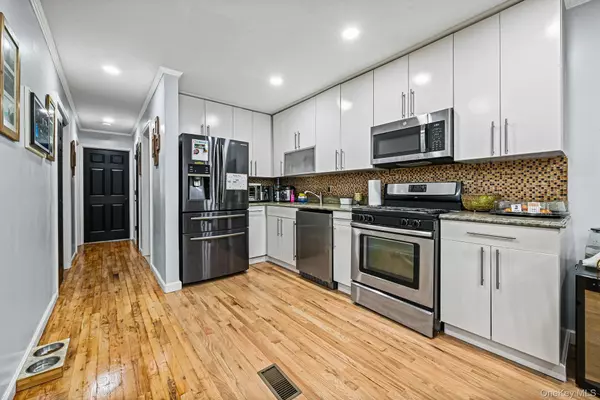 Howard Beach, NY 11414,7717 156th AVE