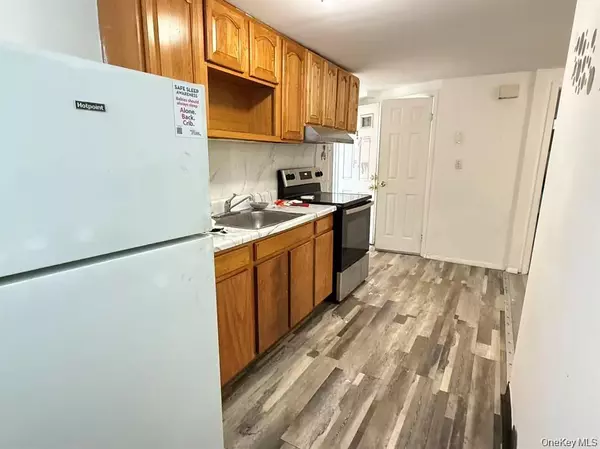 Jamaica, NY 11416,94-15 97th ST