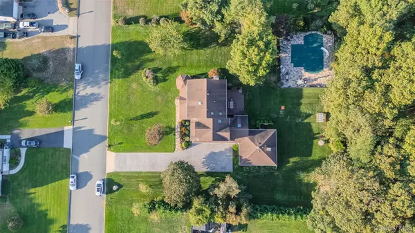 Manorville, NY 11949,15 Rosewood LN