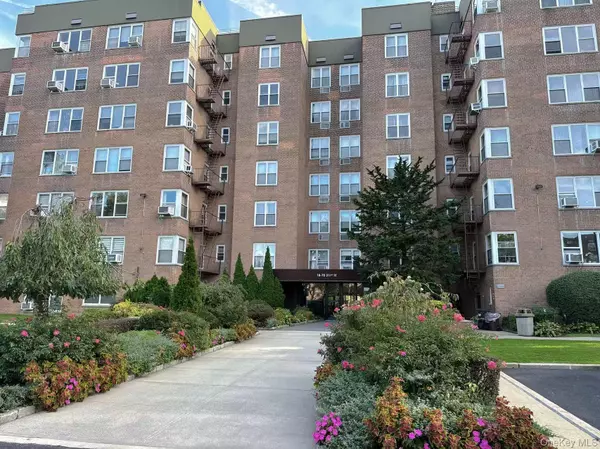 18-40 211st ST #5A, Bayside, NY 11360