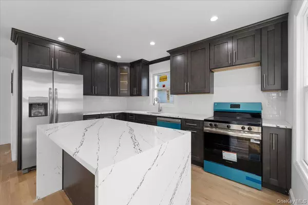 Yonkers, NY 10704,97 Thurton PL