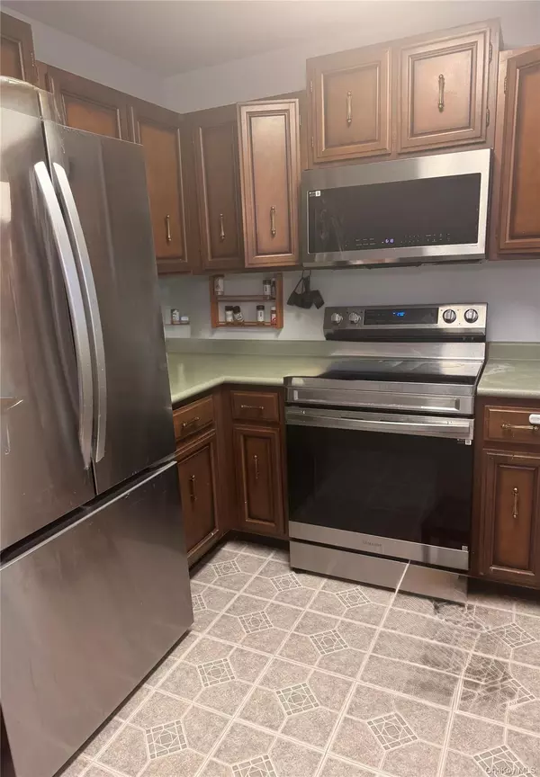 Valley Cottage, NY 10989,660 Sierra Vista LN
