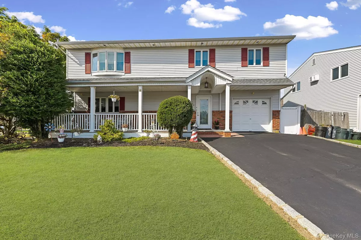 Lindenhurst, NY 11757,769 Bay PL