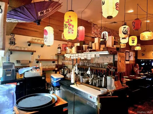 Bayside, NY 11361,4009 Bell BLVD