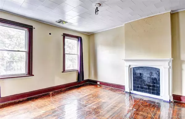 Newburgh, NY 12550,251 Powell AVE