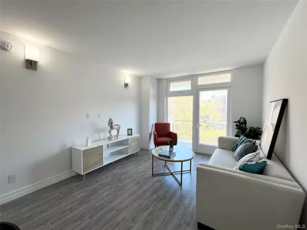 Rego Park, NY 11374,65-18 Austin ST #5E
