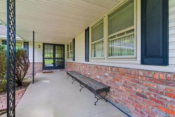 Dix Hills, NY 11746,36 Lisa DR