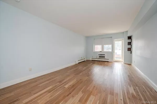Long Beach, NY 11561,55 Monroe BLVD #3P
