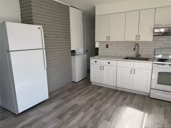 Levittown, NY 11756,27 Gleaner LN