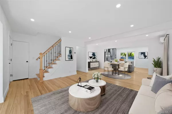 Huntington Station, NY 11746,53 E 13th ST