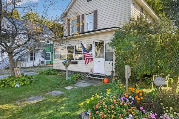 33 Thompson ST, Red Hook, NY 12571