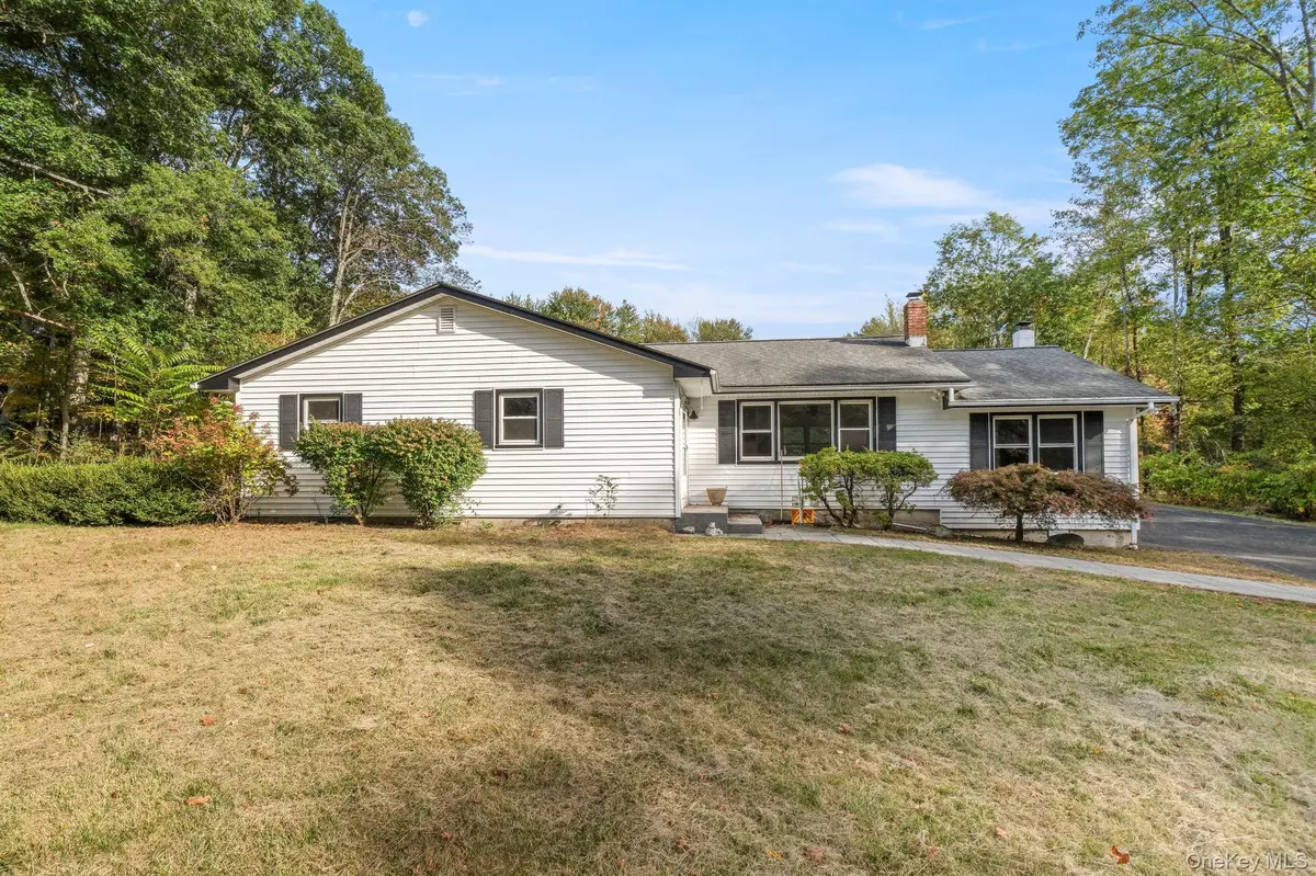 Bloomingburg, NY 12721,150 Long LN