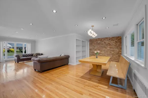 Hollis Hills, NY 11427,219-44 Peck Avenue