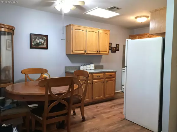 Ridge, NY 11961,405 Woodbridge DR #D