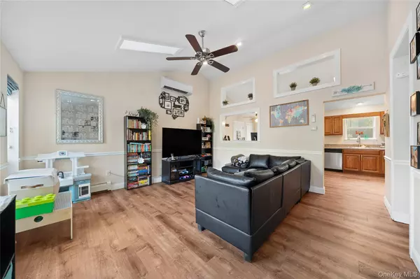 Shirley, NY 11967,139 Forrest AVE