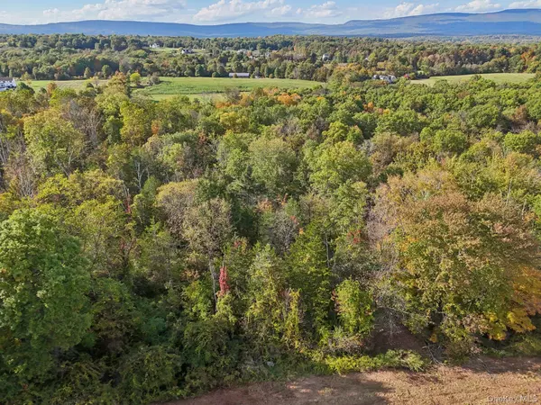 Pine Bush, NY 12566,728 State Route 302