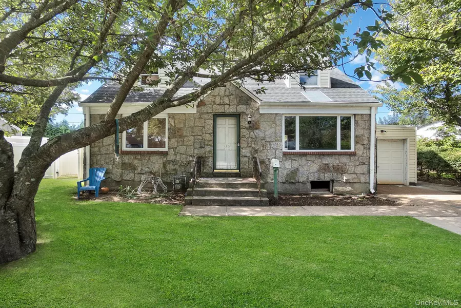 355 Sylvan LN, Westbury, NY 11590