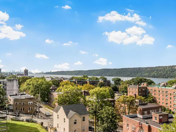 Yonkers, NY 10701,409 Warburton AVE #4C