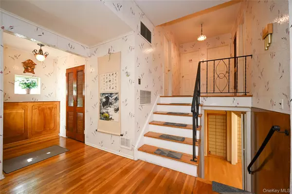Bayside, NY 11360,2830 210th ST