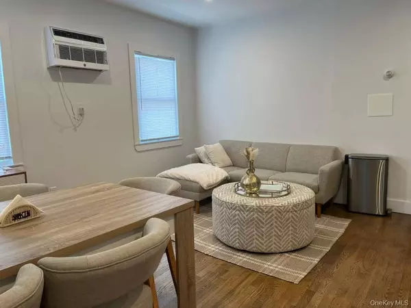 Woodmere, NY 11598,224 Franklin PL #4