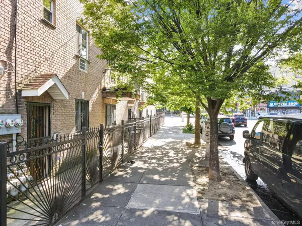 852 Home ST #2F, Bronx, NY 10459