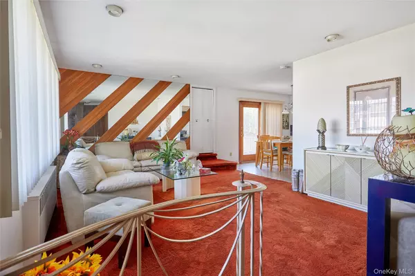 Oceanside, NY 11572,3373 Lawrence AVE