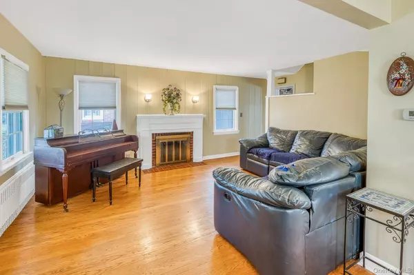 Oceanside, NY 11572,2531 Mount AVE