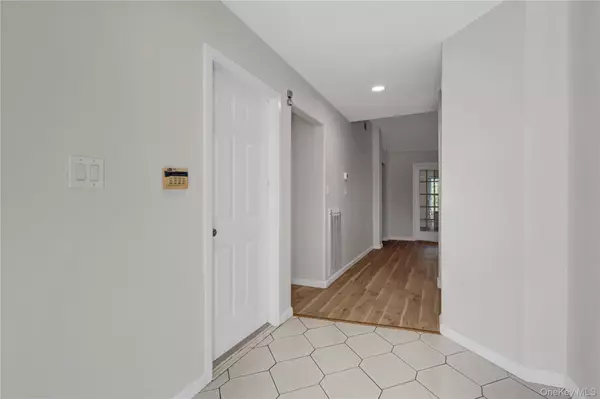 Ridge, NY 11961,13 Oakdale CT