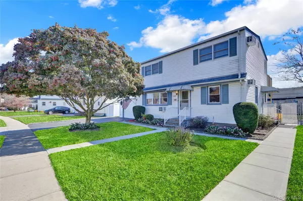 123 Cottage BLVD, Hicksville, NY 11801