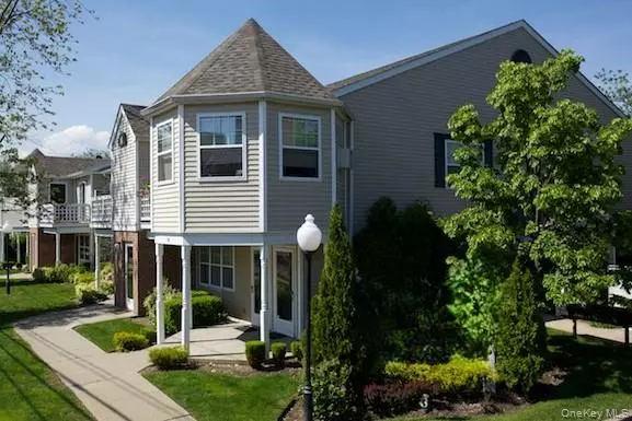 55 Fifth AVE #11, Bay Shore, NY 11706
